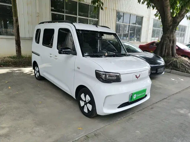 Wuling Zhiguang NEV — Фото автомобиля 3