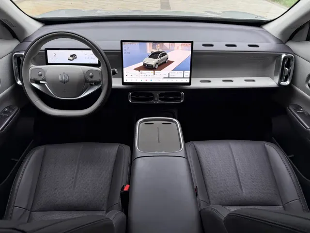 Leapmotor B10 — Фото автомобиля 12