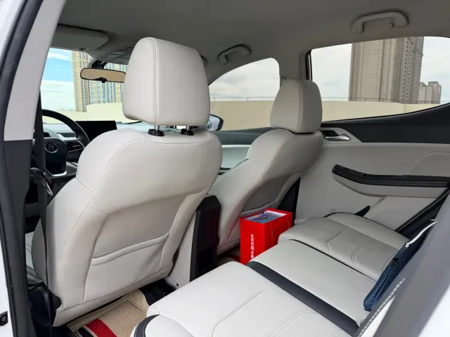 BYD Yuan Pro — Фото автомобиля 7
