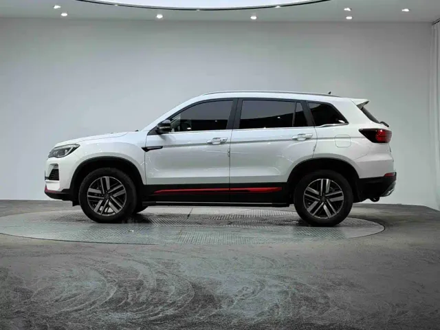 Changan CS75 — Фото автомобиля 4