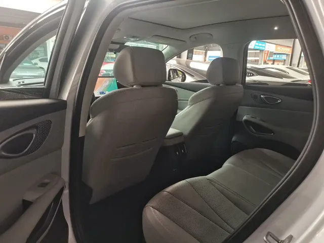 BYD Hai Shi 05 EV 2025 520KM Smart Navigation Edition — Фото автомобиля 6