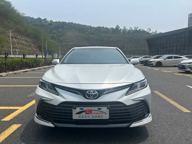 Toyota Camry — Фото автомобиля 2