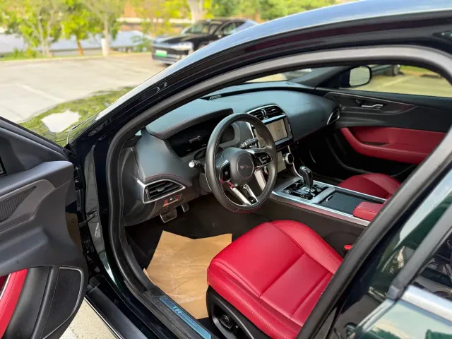 Jaguar XEL — Фото автомобиля 6