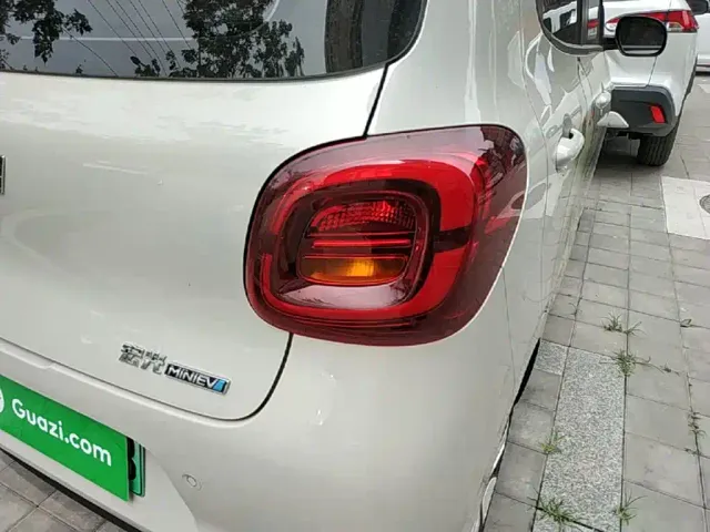 Wuling Hongguang Mini EV — Фото автомобиля 7