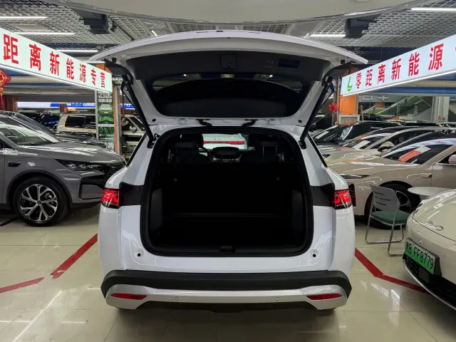 BYD Song L DM-i — Фото автомобиля 15