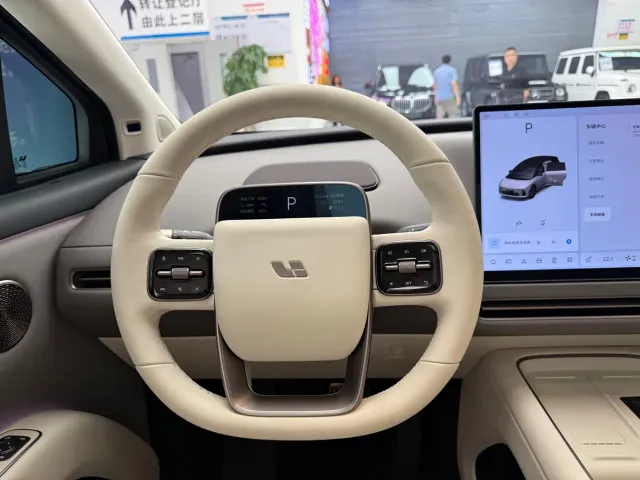 Li Auto i8 — Фото автомобиля 27