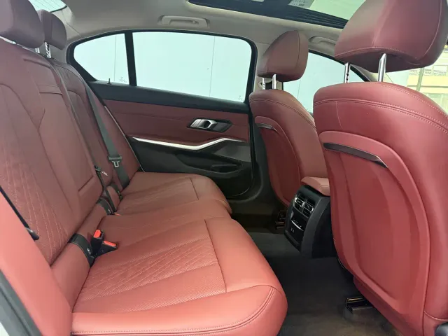 BMW 3 Series — Фото автомобиля 9