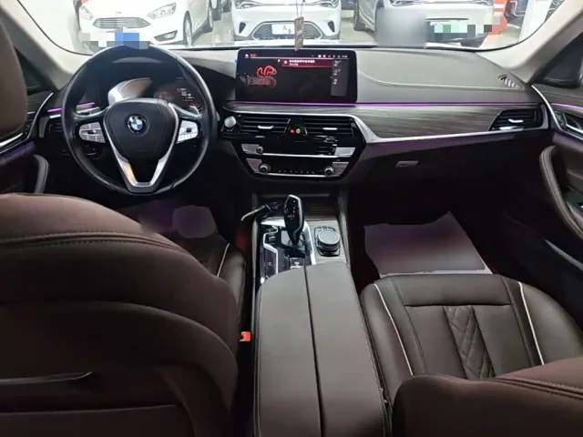 BMW 5 Series — Фото автомобиля 9