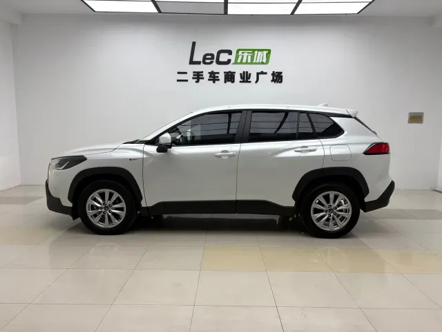 Toyota Corolla Cross — Фото автомобиля 13