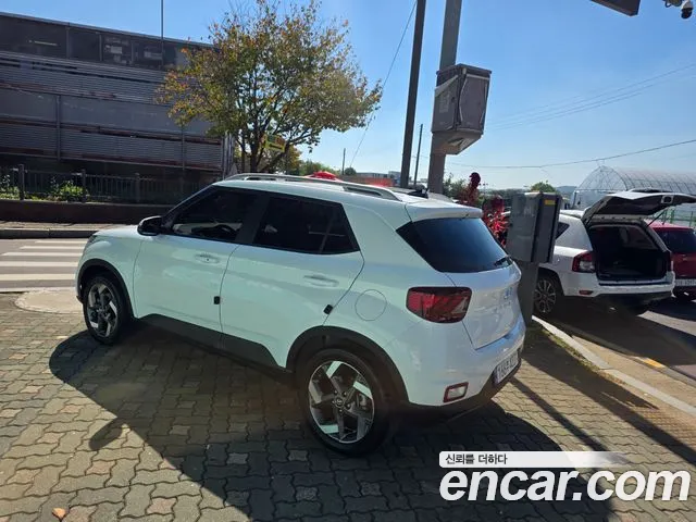 Hyundai Venue — Фото автомобиля 2