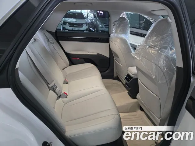 Hyundai Grandeur GN7 — Фото автомобиля 18