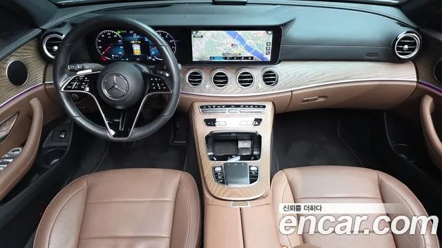 Mercedes-Benz E-Class — Фото автомобиля 6