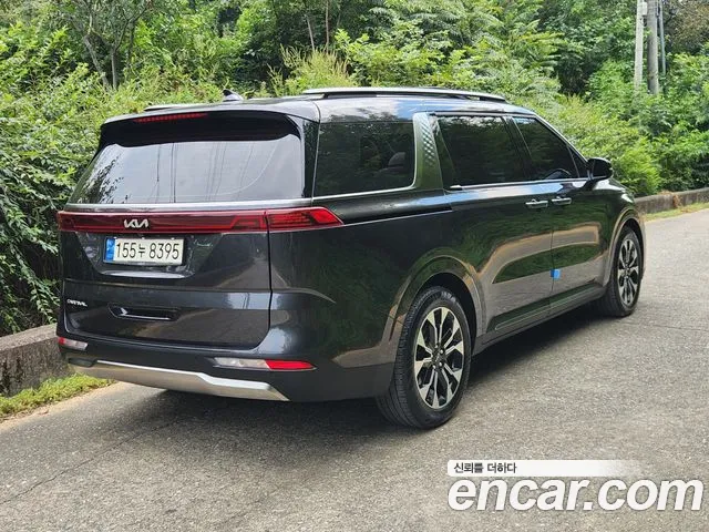 Kia Carnival Generation 4 — Фото автомобиля 2