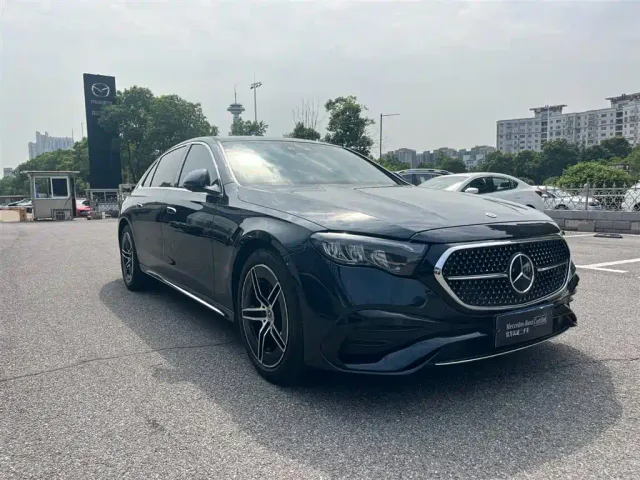 Mercedes-Benz E-Class — Фото автомобиля 5