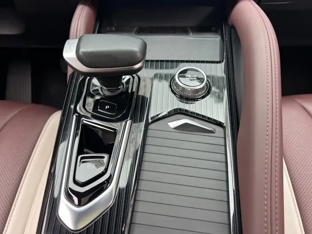 Geely Xingyue L — Фото автомобиля 14