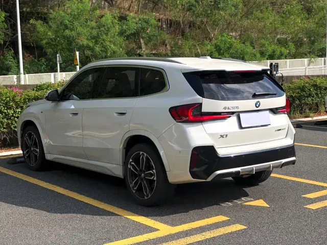 BMW X1 — Фото автомобиля 4