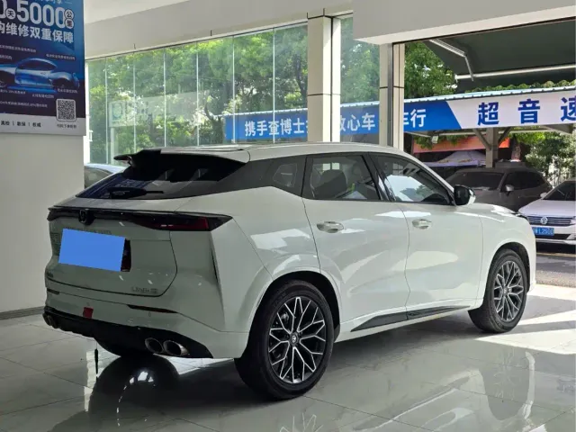 Changan UNI-Z — Фото автомобиля 9