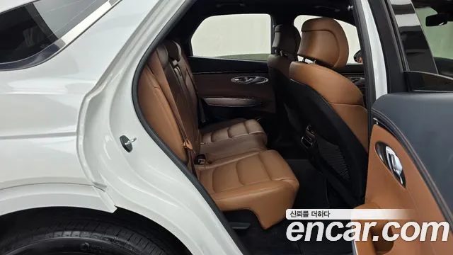 Genesis GV70 — Фото автомобиля 12