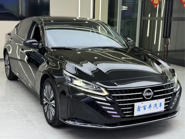 Nissan Teana — Фото автомобиля 3