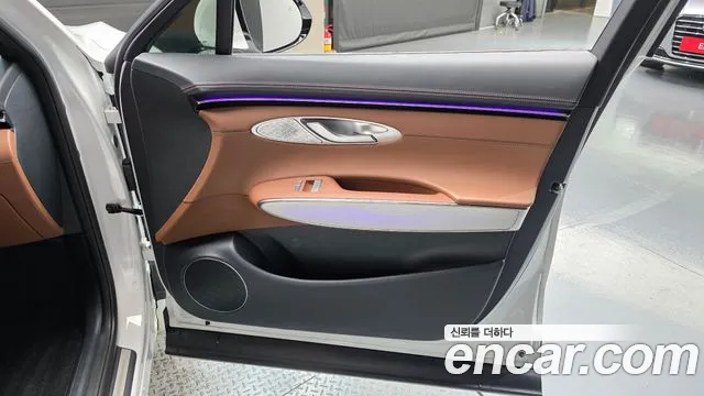 Genesis GV70 — Фото автомобиля 14