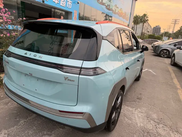 GAC Aion Y — Фото автомобиля 11