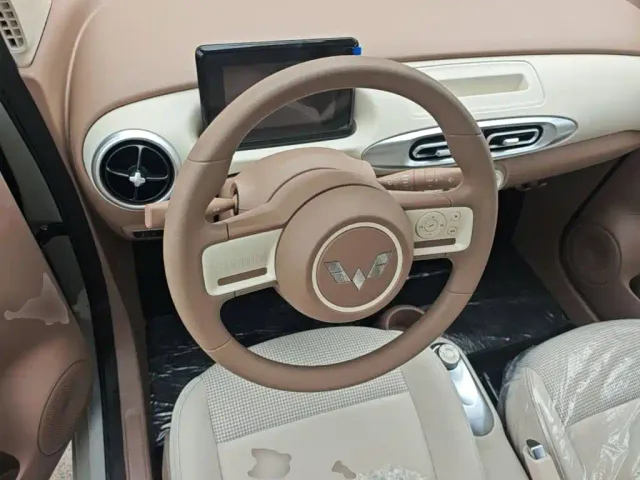 Wuling Hongguang Mini EV — Фото автомобиля 10