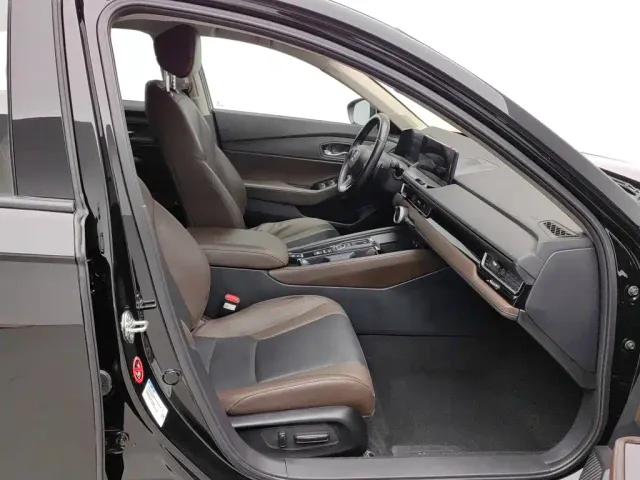Honda Inspire Hybrid — Фото автомобиля 23