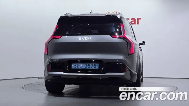 Kia EV9 — Фото автомобиля 4