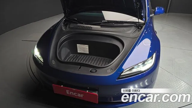 Tesla Model 3 — Фото автомобиля 6