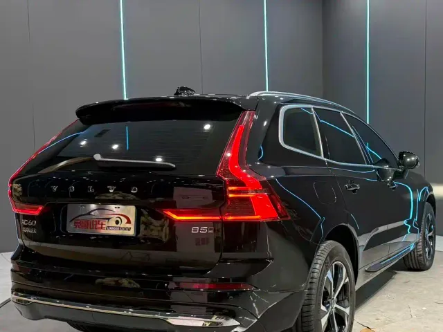 Volvo XC60 — Фото автомобиля 6