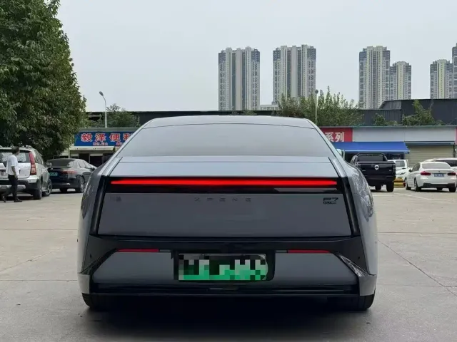 Xpeng P7 — Фото автомобиля 8