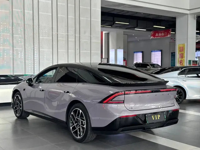 Xpeng P7+ — Фото автомобиля 14