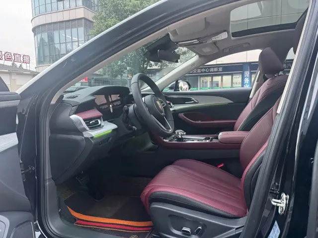 Hongqi H5 — Фото автомобиля 10