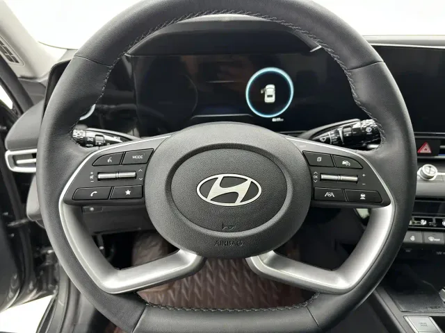 Hyundai Elantra — Фото автомобиля 18