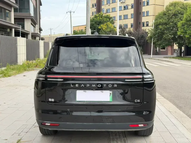 Leapmotor C16 — Фото автомобиля 5