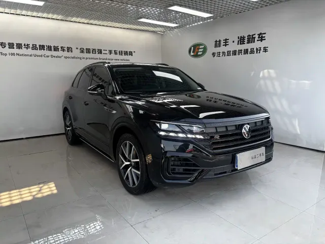 Volkswagen Touareg — Фото автомобиля 4