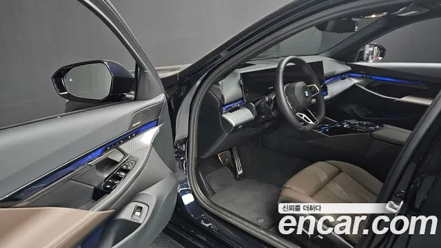 BMW 5-Series — Фото автомобиля 11