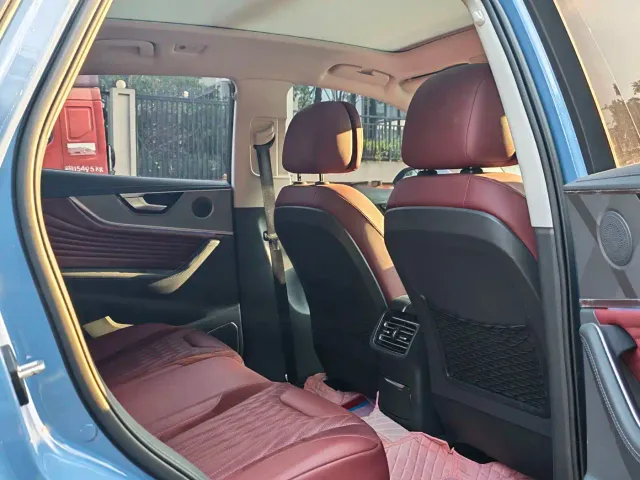 Hongqi HS5 — Фото автомобиля 15