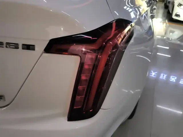 Cadillac CT5 — Фото автомобиля 7