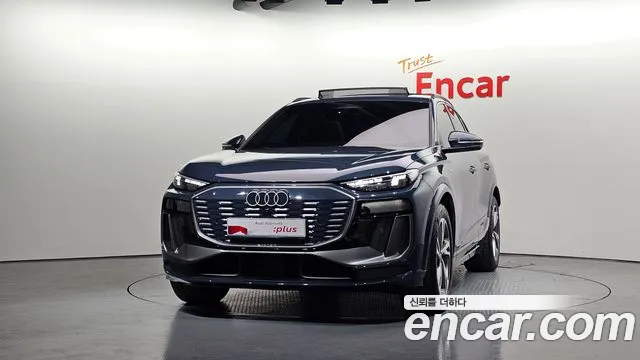 Audi Q6 e-tron — Фото автомобиля 3