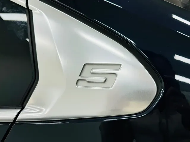 BMW 5 Series — Фото автомобиля 12