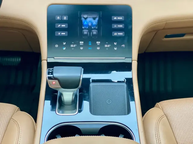 Li Auto ONE — Фото автомобиля 18