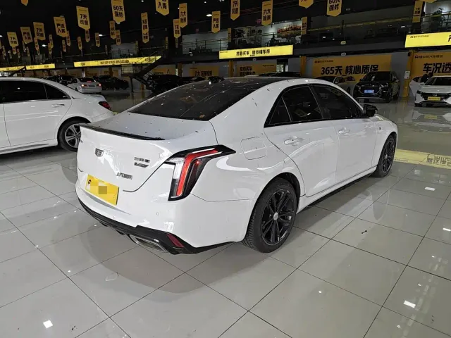 Cadillac CT4 — Фото автомобиля 9