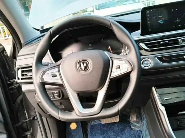 Changan CS75 — Фото автомобиля 10