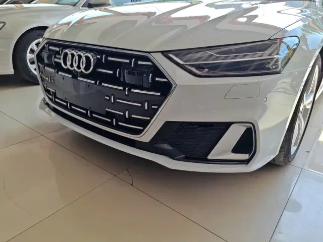 Audi A7L — Фото автомобиля 5