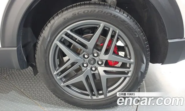 Ford Explorer — Фото автомобиля 6