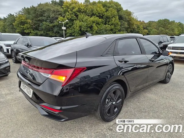 Hyundai Avante CN7 — Фото автомобиля 4