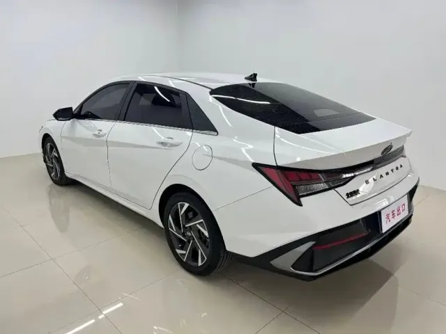 Hyundai Elantra 2023 Model 1.5L CVT LUX Premium Edition — Фото автомобиля 6