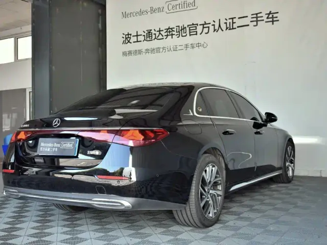 Mercedes-Benz E-Class — Фото автомобиля 19