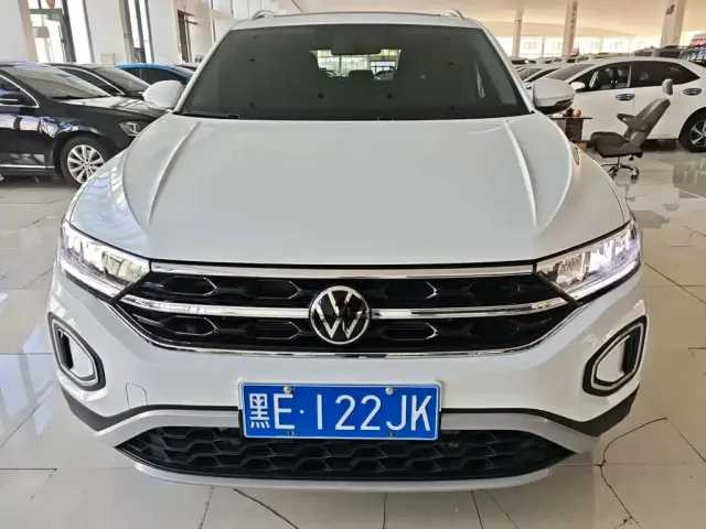 Volkswagen T-Roc — Фото автомобиля 3